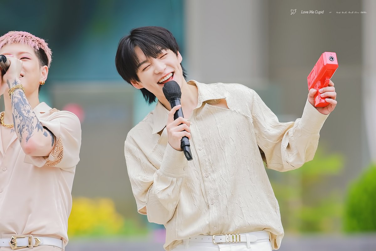 LoveMeCupid's tweet photo. 220604 미니팬미팅 HQ

찬이가 웃는 것만 봐도 행복해져!!!!!!!!!!!!💚

#VICTON  #HEOCHAN 
#빅톤 #허찬 #찬 https://t.co/gMYg3rJKPo