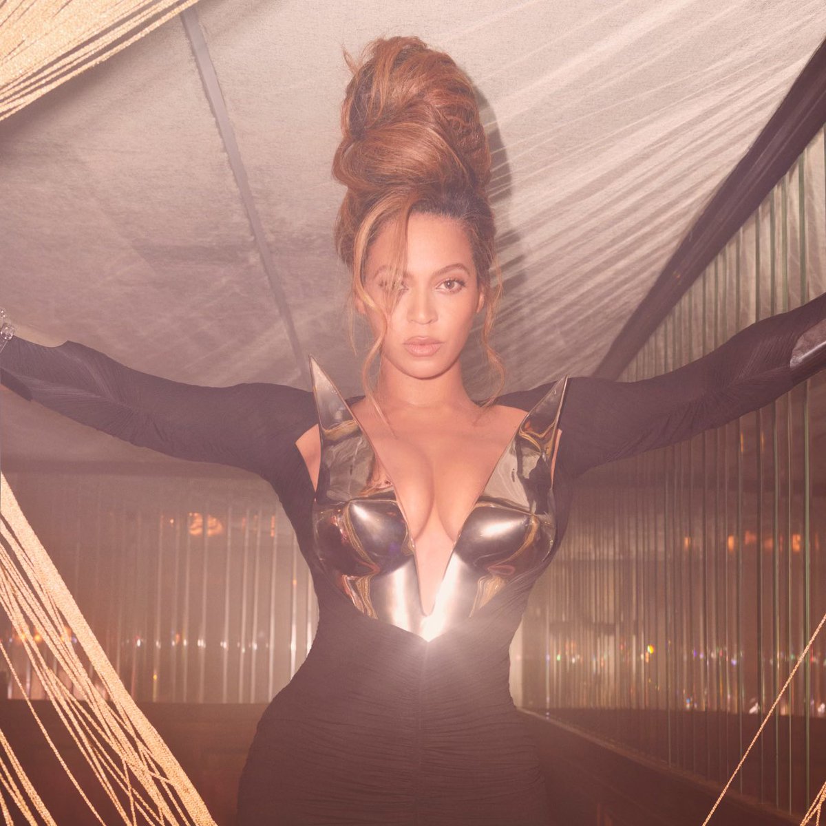 ColumbiaRecords's tweet photo. I’M THAT GIRL (Official Teaser) @Beyonce 

https://t.co/zV0koJeTdL https://t.co/VpJYrMmovm