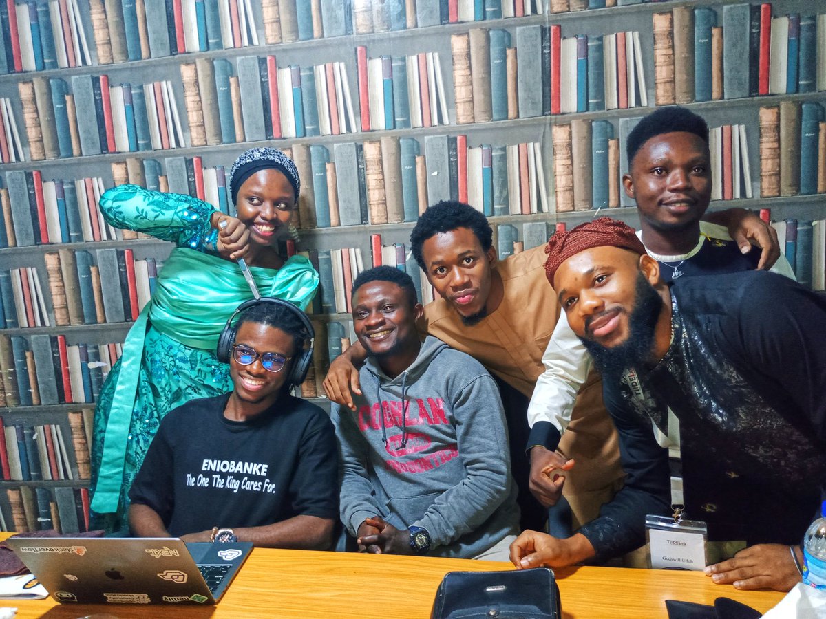 GeorgeUdonte's tweet photo. Omor, naso we turn up 💪🏼✨
#fridayMeetup https://t.co/Nql4Vfyb3h