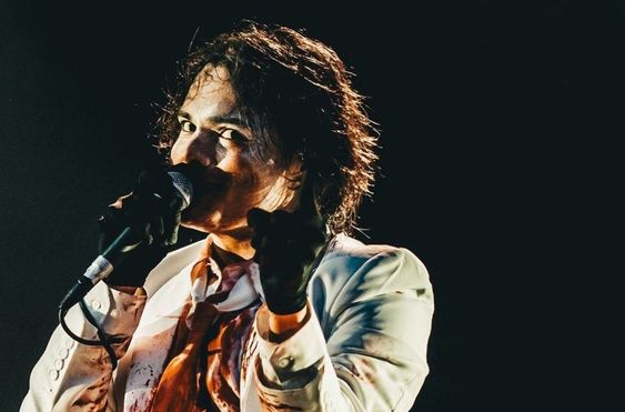 gwayeveryhour's tweet photo. /fake blood https://t.co/fdfav4GeOi