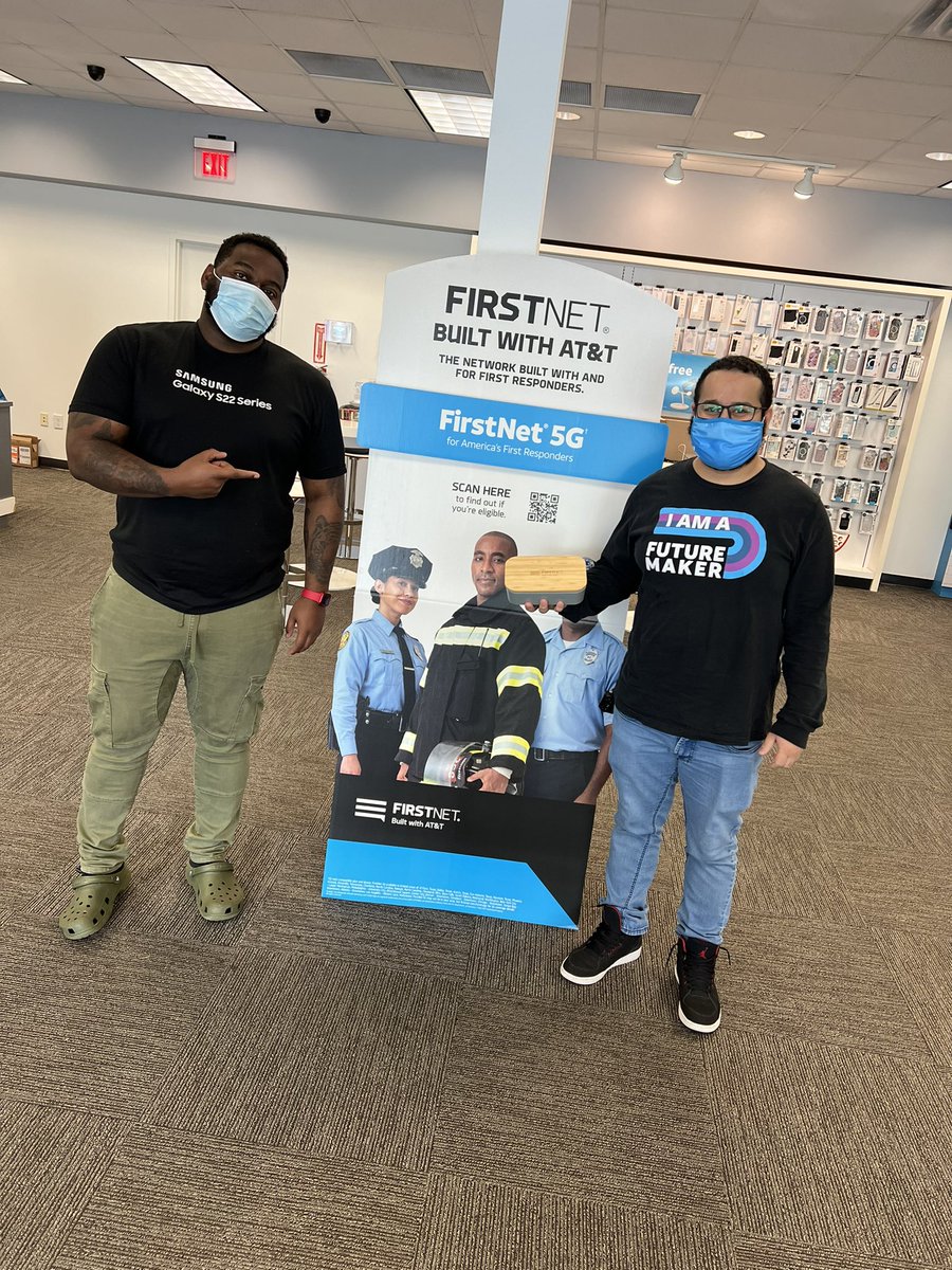 DiegoGraves5's tweet photo. FirstNet Expert is that you?! @Shady_A96  @404girl @jerryfornwalt @Shawn6222 @LeakJ0 @Mradams2288 https://t.co/1rPirBKz6A