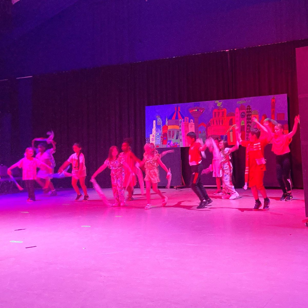 HarwoodAliArt's tweet photo. The young people at Liverpool Lighthouse gave a creative, vibrant and kaleidoscopic performance today all about this wondrous place of Liverpool. I am delighted that I was there to experience their brilliance! 
#Liverpool #liverpoollighthouse #liverpoolspeaks https://t.co/a5V2uJEGWW