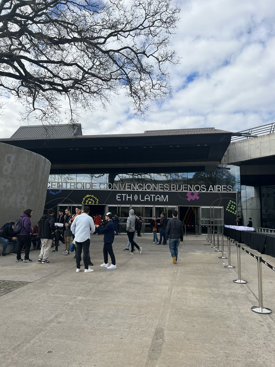butic_app's tweet photo. Día 2 de @ethlatam ,  presentes 🙋🏻‍♂️ https://t.co/PoFE0PmEOq