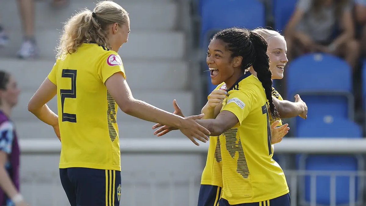 frances14372469's tweet photo. Evelina portaci quell'armadio a 4 ante di Elma Nelhage🇸🇪💛💙
Difensore centrale e terzino.🤩🤩🤩🤍🖤
#Sweden #JuventusWomen #Nelhage #Dujan #SWE https://t.co/gwXPTSdkRG