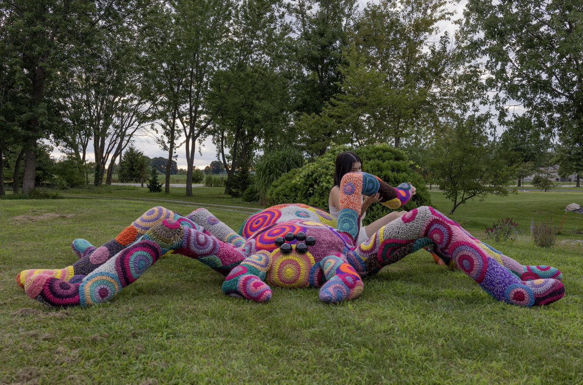 MasseAlexandria's tweet photo. I finished my giant crochet spider 🕷 (this project was funded by John Fluevog Shoes) https://t.co/EfBP10Tjt9
