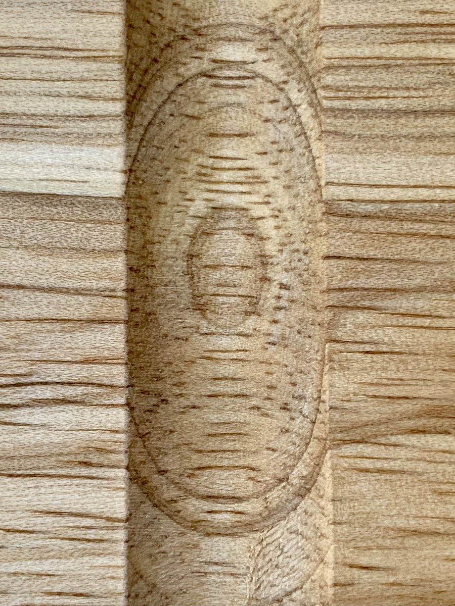 AnneWilkie52's tweet image. I just noticed this face in the woodgrain of my chopping board &amp;amp; now that I’ve seen it I can’t un-see it. 👀😅😜😂🤣