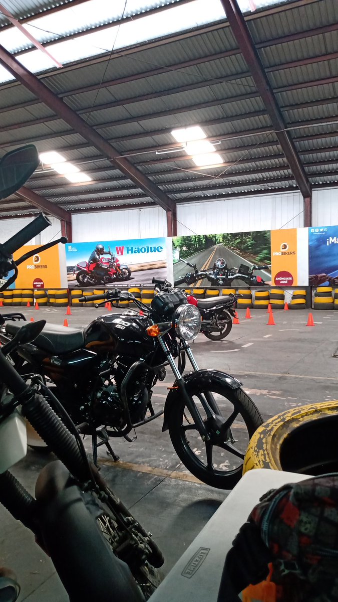 kevinoswaldo_'s tweet photo. #Aprendiendo. π€
Vamos poco a poquito, pero con toda la actitud.
#ProBikers! https://t.co/8DvxX8GJs1