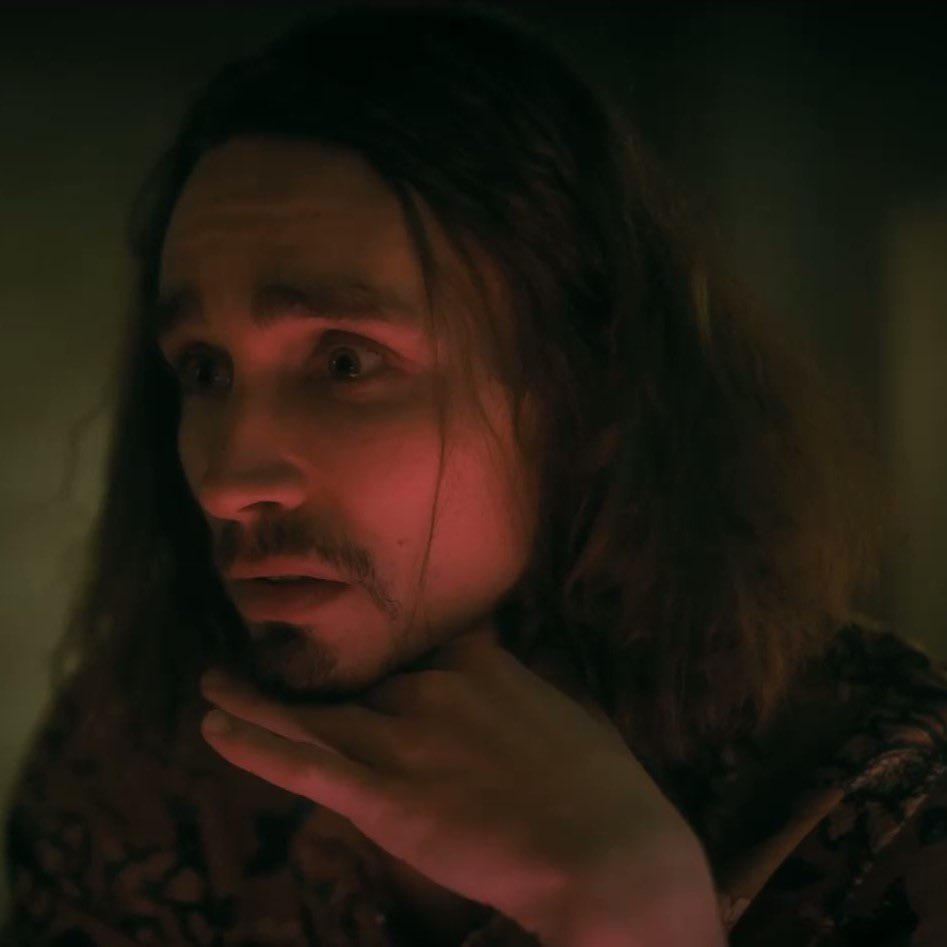 punxfactor's tweet photo. Pics where klaus hargreeves is serving babygirl 

a thread 🧵: https://t.co/rQQ3q9QKTA