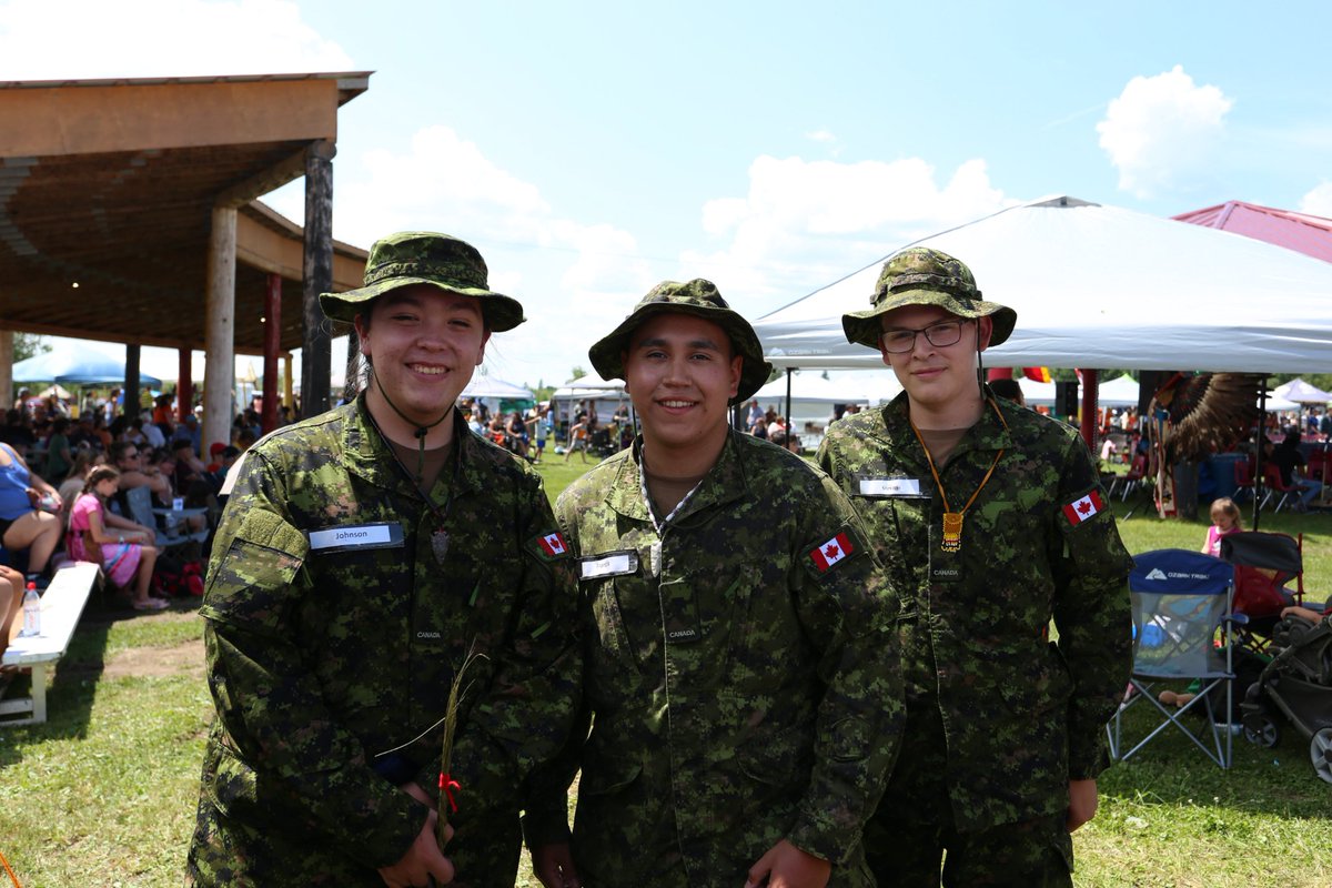 ForcesCanada's tweet photo. On retrouve ces futurs dirigeants dans les collèges militaires royaux, dans les programmes pour jeunes Autochtones et dans les plus de 1000 corps/escadrons de cadets et 150 patrouilles de Rangers juniors canadiens partout au Canada #MesFAC #JournéeInternationaleDeLaJeunesse 2/2 https://t.co/lFPPIxFkHE