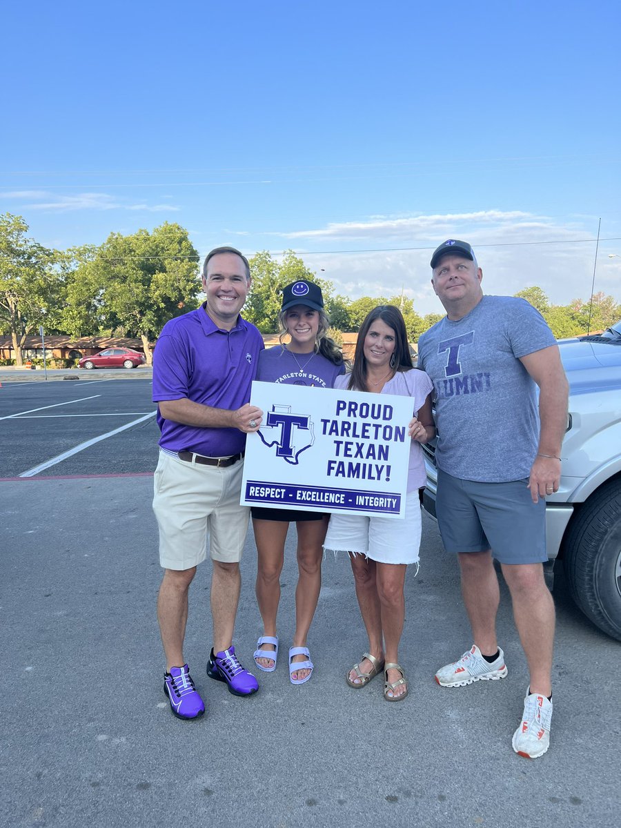 TarletonPrez's tweet photo. Family Move-In Day @TarletonState brings great excitement and new Texans to our main campus. We are going to have an awesome year! #BleedPurple #Classof2026 https://t.co/zKQzeFRJZS