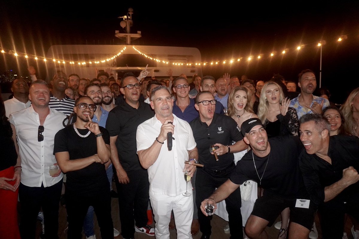 GrantCardone's tweet photo. Billions on a boat. 🛥🌊 https://t.co/qWGeYju395