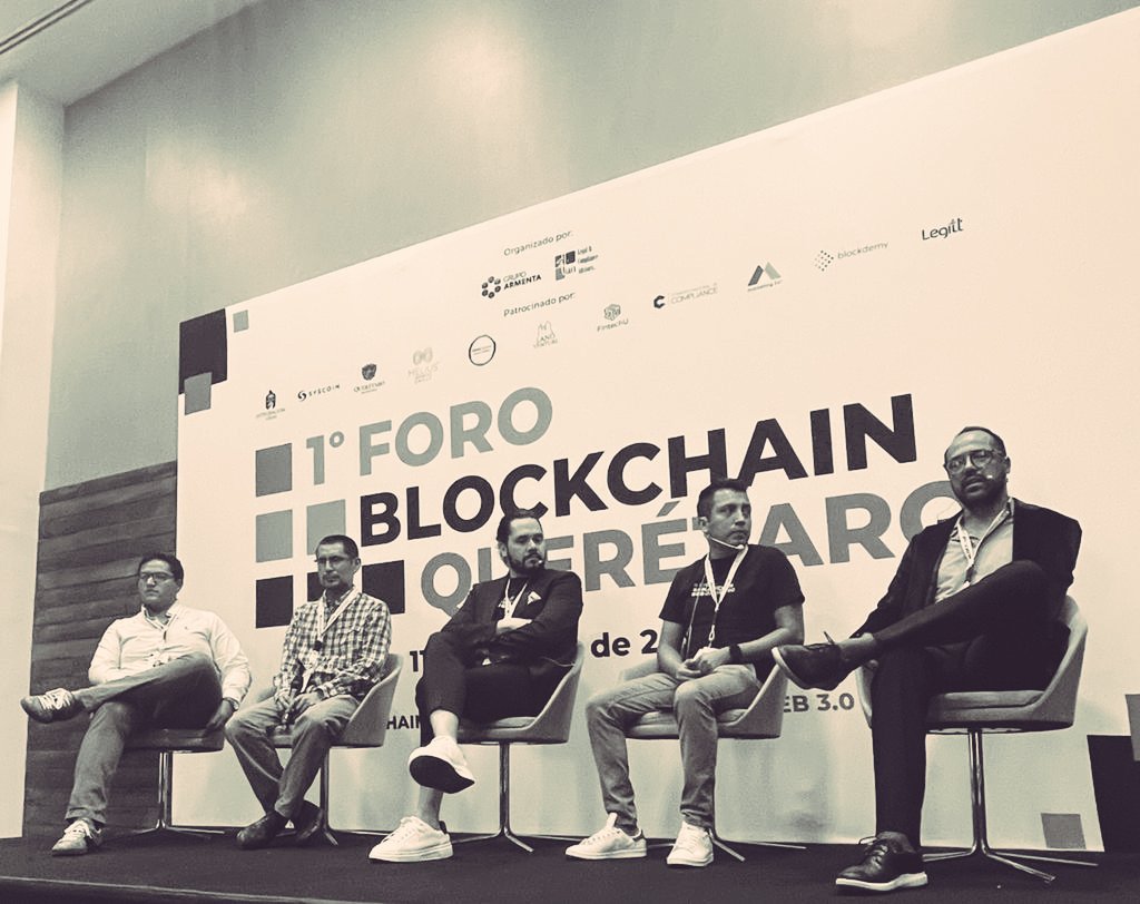 Ayer en #Queretaro compartiendo un rato agradable entre amigos entre comunidad como bien dijeron ayer , gracias por sus muestras de cariño y empatía con este gran proyecto de #DAO con #impactosocial de prótesis impresas en 3D 🦾💪🏾❤️ Nos vemos en nuestra 2da edición! #blockchain