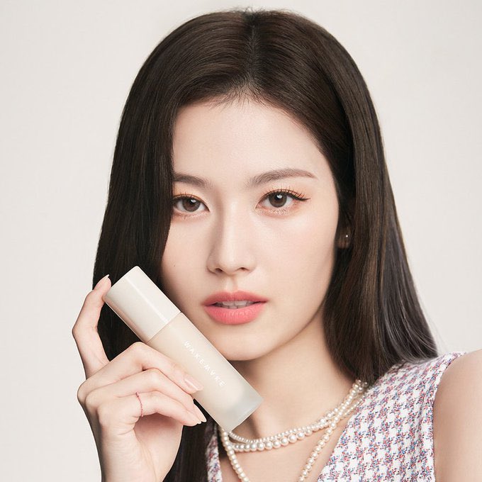 SANABESTGlRL's tweet photo. SANA x WAKEMAKE https://t.co/7rpViqa77W