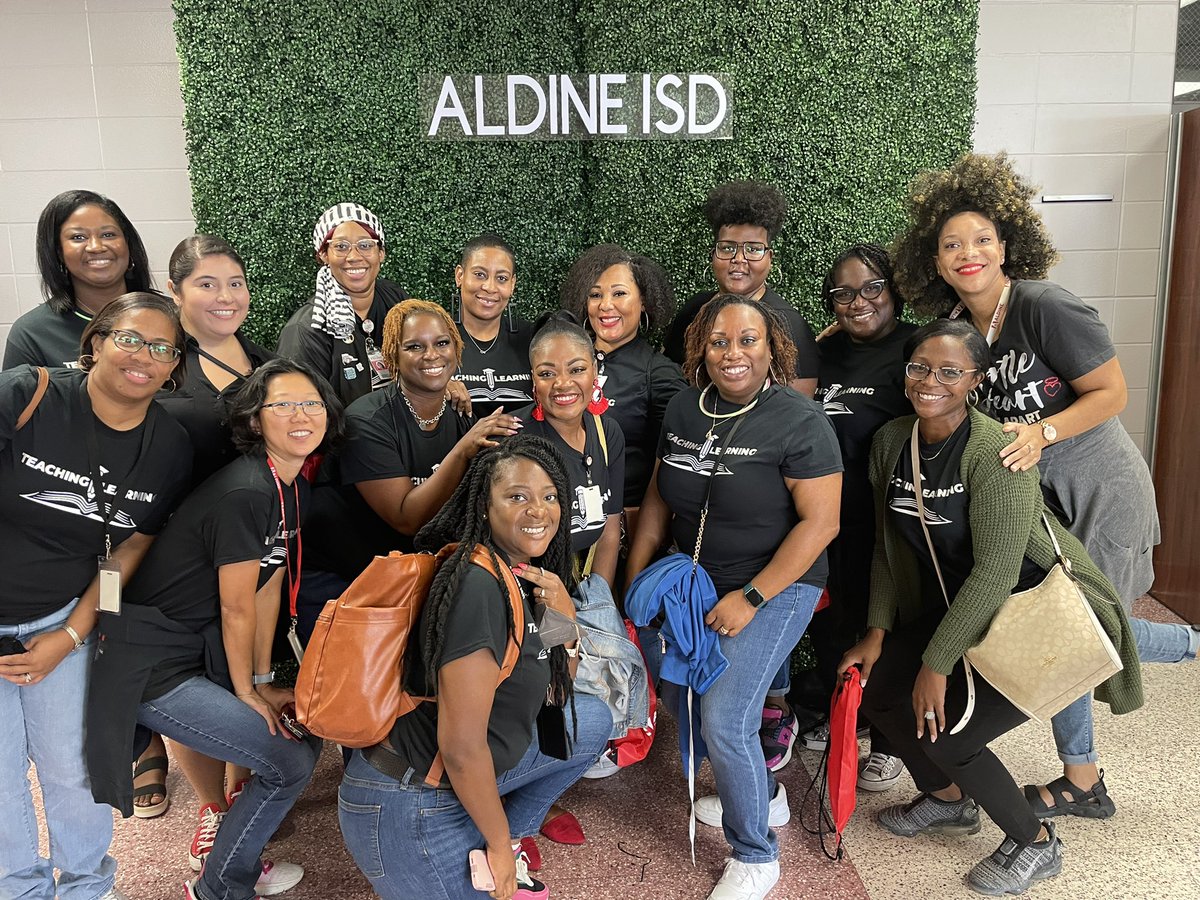 DLCs do it best!! One time for Teaching & Learning!!! Bringing all the 🔥🔥!! 🖤🤍❤️ #AldineConnect #AISDConvocation2022  #AldineStart22 @AldineISD