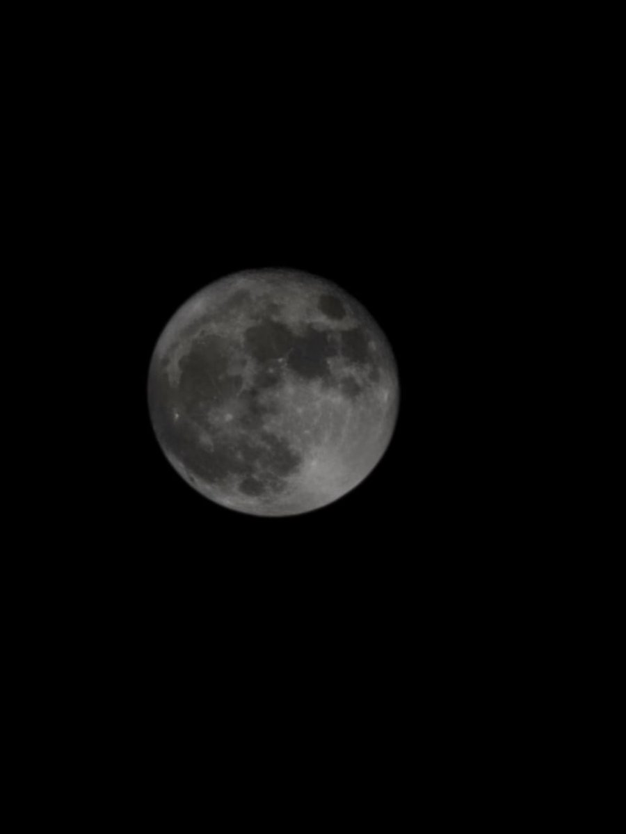 Subytweets's tweet photo. How's the rookie #Loonar shot folks? Holding my hands steady without shaking was more difficult than Armstrong landing on the moon, apparently. 😉 https://t.co/pnQU2bzpKg