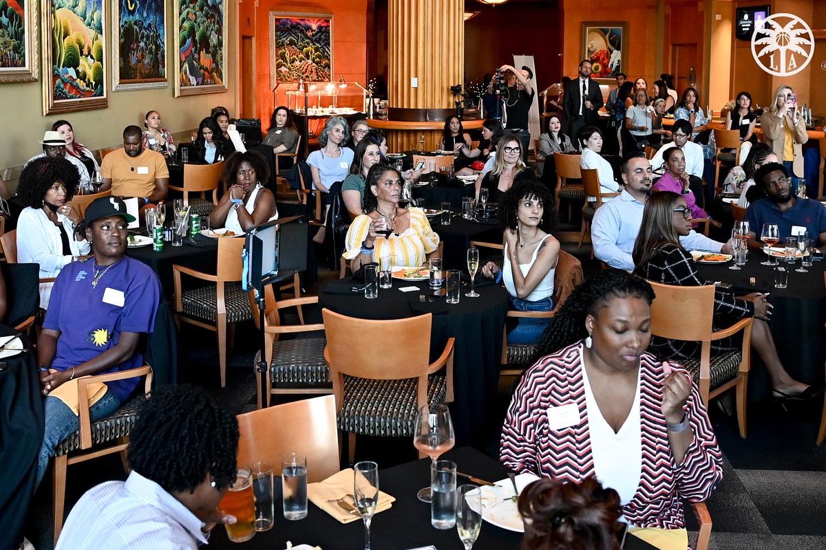LASparks's tweet photo. Incredible evening with @LisaLeslie at our Small Business Champions Night presented by @LegalZoom. Thank you to our Small Business Champion honorees and all those who came out to show your support!

🔗 https://t.co/N4ktM3NvWq https://t.co/rfJjnUSyyx