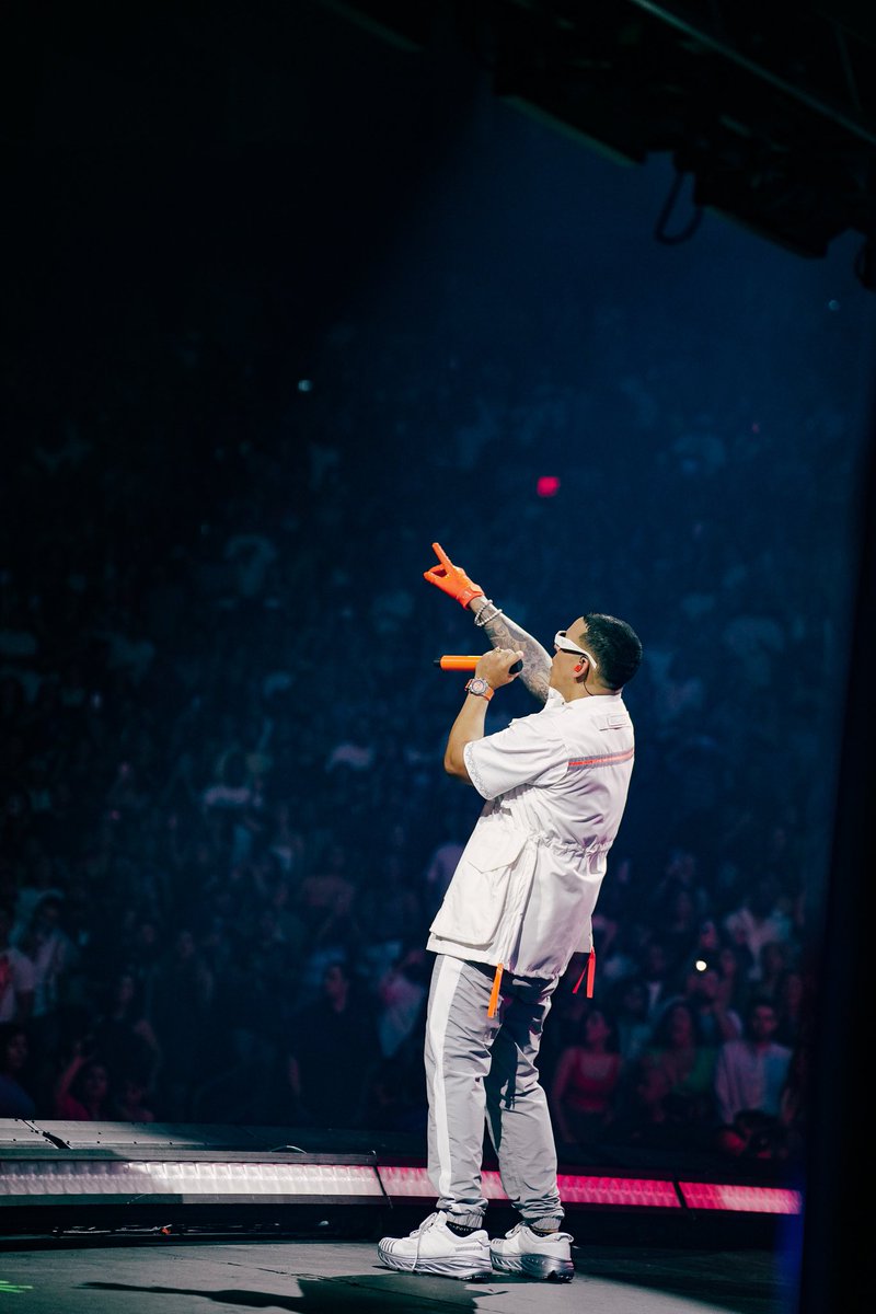 Cartelrecordsdy's tweet photo. Esta noche es el turno de San José en #LaUltimaVueltaWorldTour. Están reaDY? 🔥🔝 https://t.co/0pGzHYiD4h
