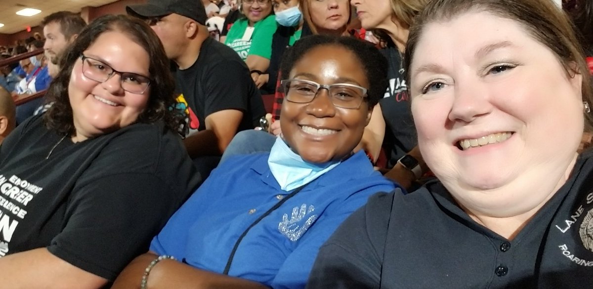SonjaStapleton's tweet photo. My Lane peeps...We are connected!!! Go  Team 1! Teamwork makes the Dream Work!
#AldineConnected  
@Lane_AISD 
@KarenDanielRee1 @PrioleauDale  @aldinesped @DrCrystalWatson @drgoffney https://t.co/lEvO6fw2lV