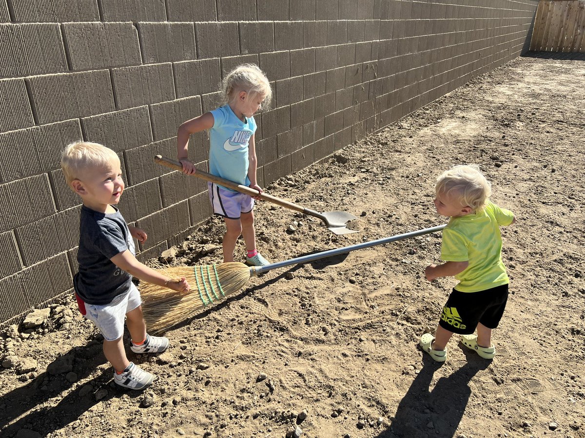 CoachSundance's tweet photo. 🏄🏼‍♂️ ᴄᴀʟꞮҒᴏƦɴꞮᴀ ⛱ ᴄᴏᴜsꞮɴs 🫂 #wicksfam👐🏼 #wicksbros🤞🏼 #graciebear🐻 #dirtywork⛏ https://t.co/2ZTzAsXvOK