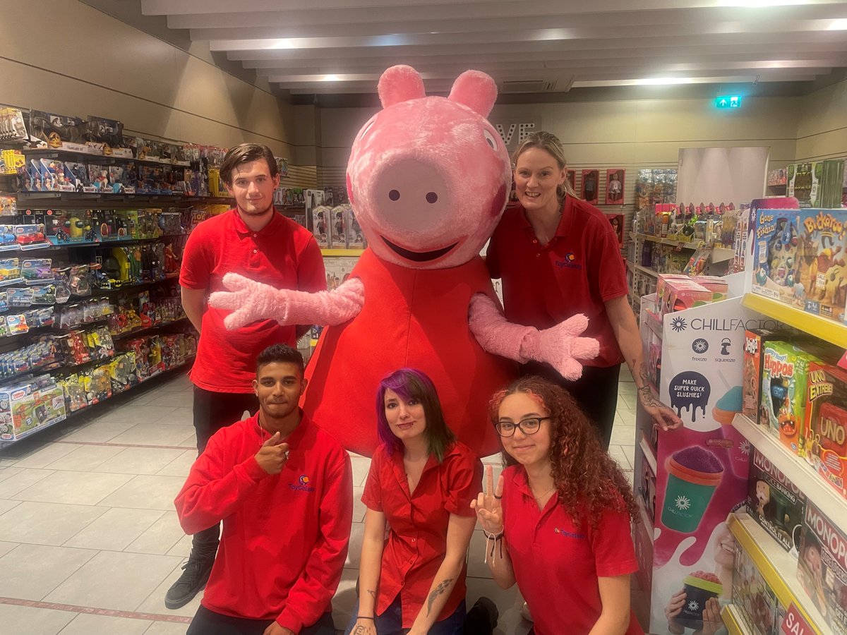 We also want to say a BIG thank you to all of the team who helped with the Peppa Pig Event last week and to @atriawatford it was a huge success! 🎊