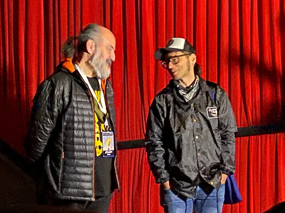HITOSHIDIAZ's tweet photo. Acá estamos . En Rosario. Presentando la quinta película q hago. Una salvajada divertida en amor y agradecimiento a la @crackbangboom . Gracias @marcetapia , gracias #Edus… gracias actores y equipos https://t.co/Fqb2FOlF3i