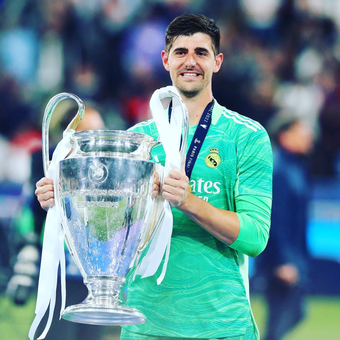 apex_analysis's tweet image. Thibaut Courtois becomes the third goalkeeper ever to be nominated for UEFA Men’s Player of the Year after Buffon and Neuer. He was immense across European competitions last year saving 59 shots, a new record in the Champions League 🇧🇪
