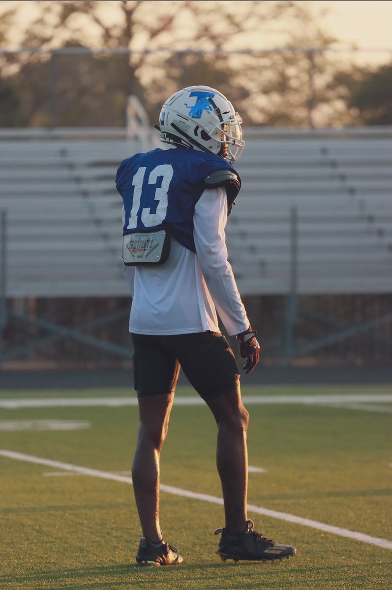 Jadavion lacy tweet media