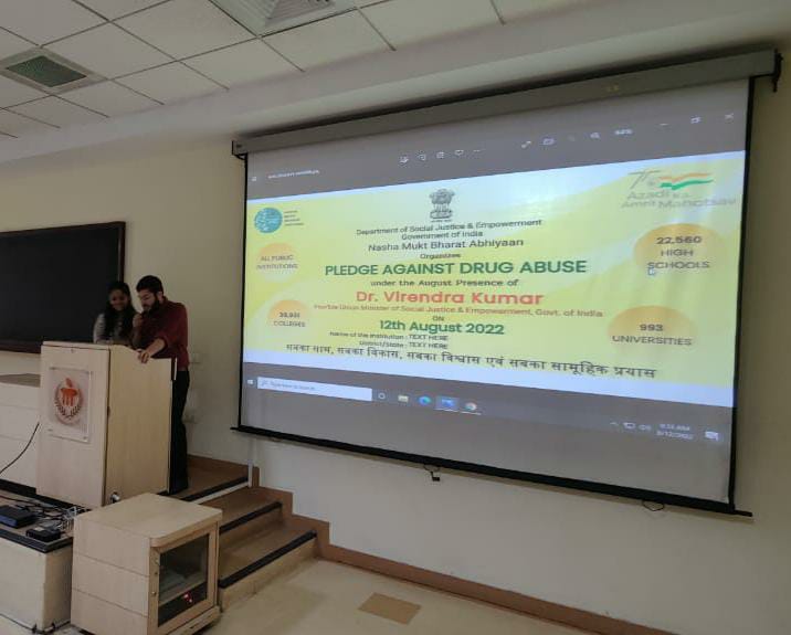 core_kmc's tweet photo. 🇮🇳 The Nasha Mukt Club of KMC Manipal, under the Nasha Mukt Bharat Abhiyaan, partook in a mass pledge taking event to address the pressing issue of drug abuse in the country on 12.08.2022. 🇮🇳

Read More about:-
https://t.co/Iusfx3YYpg

@DrPandeyArvind @kmc_manipal @IQAC_KMCMPL https://t.co/p3Z2BWgrnC