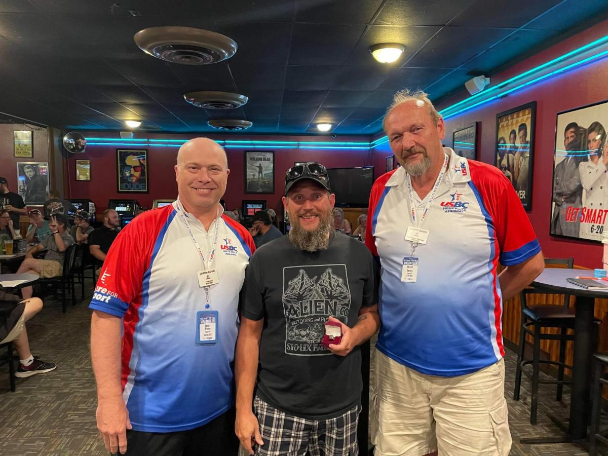 SiouxFallsUSBC's tweet photo. Congratulations to Cody Downs and Travis Pierce on receiving their 300 USBC Ring award at the Sport Bowl!
Jason Rowe and Bhrett Baney, the Sioux Falls Regional USBC President and Association Mgr, had the honor of presenting the awards.
#SDBowling
#AFutureForTheSport
#GoBowling https://t.co/Sq8eSY5oQA