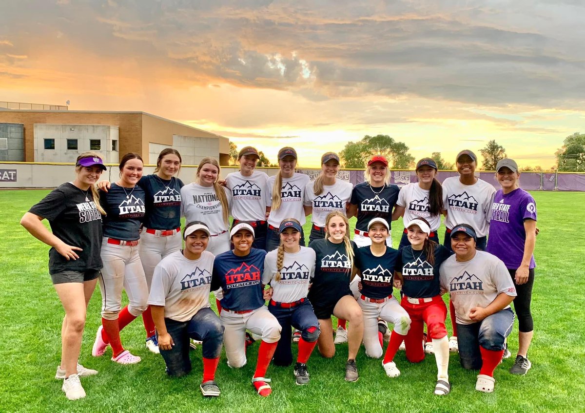 UFC_2024_2025's tweet photo. Still here, still working🥎 Thank you Coach House & Kaysen Korth for a great workout! Always a good time when we get to hangout with Weber State Softball 💜🤍 @wsusoftball #utahfastpitchclub #goUFC #wsusoftball #alwayssomethingtolearn https://t.co/G1jsdiiG1o