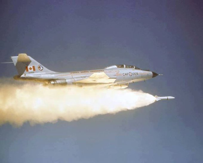 Mark3Ds's tweet photo. @ron_eisele #RCAF #CF101 Voodoos had Genie air-to-air missiles with #nuclearweapons-how many Canadians know?
https://t.co/cDRLE7Z0py #F101 #ColdWar #AvGeek #NORAD #CanadianHistory https://t.co/oxyw0Ai7SG