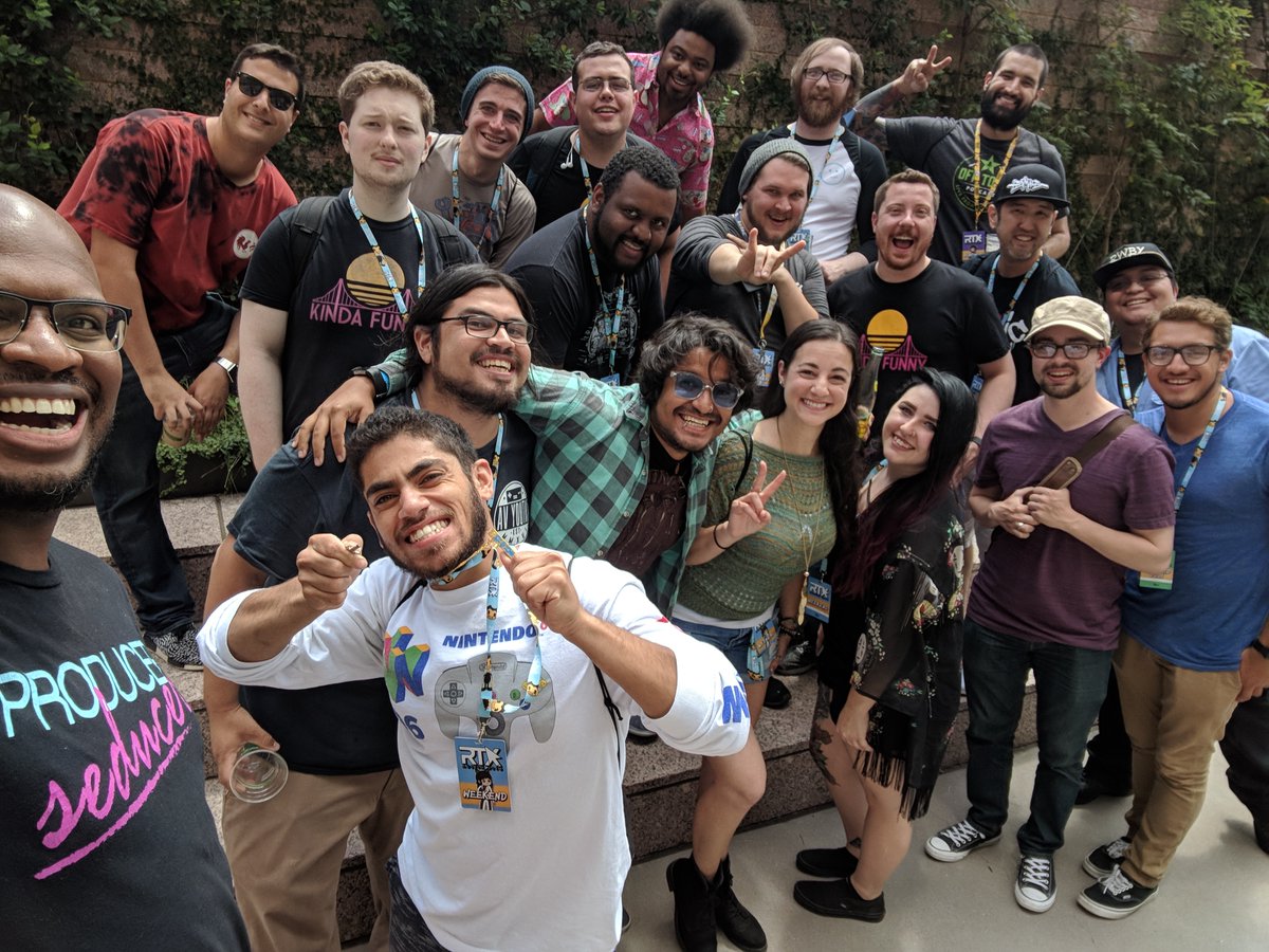 JamesDavisMakes's tweet photo. A bit late — I have ADHD, so sue me — but last week I got an On This Day 4 Years Ago notification with this photo.

A happy bunch of @KindaFunnyVids Best Friends meeting up at @RTXEvent, with a couple of familiar faces. Was a great day 💙💜 https://t.co/I47ffdUAAi