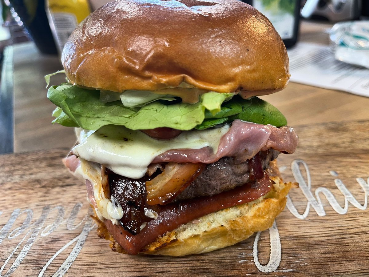 @thelabburgerco tweet media