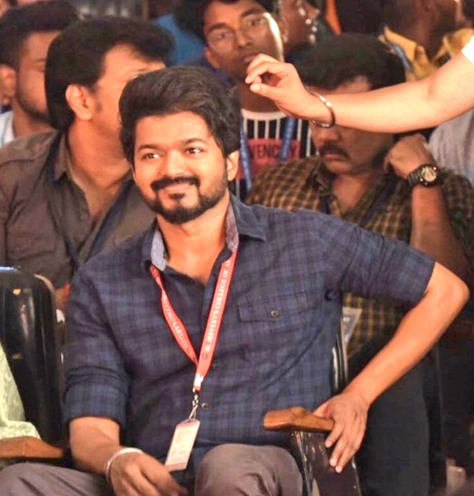 PeaceBrwVJ's tweet photo. Comment ur fav @Actorvijay  Picture https://t.co/ZgsPX0IxSv