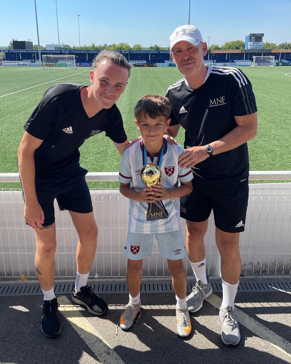 Mark Noble Football tweet media