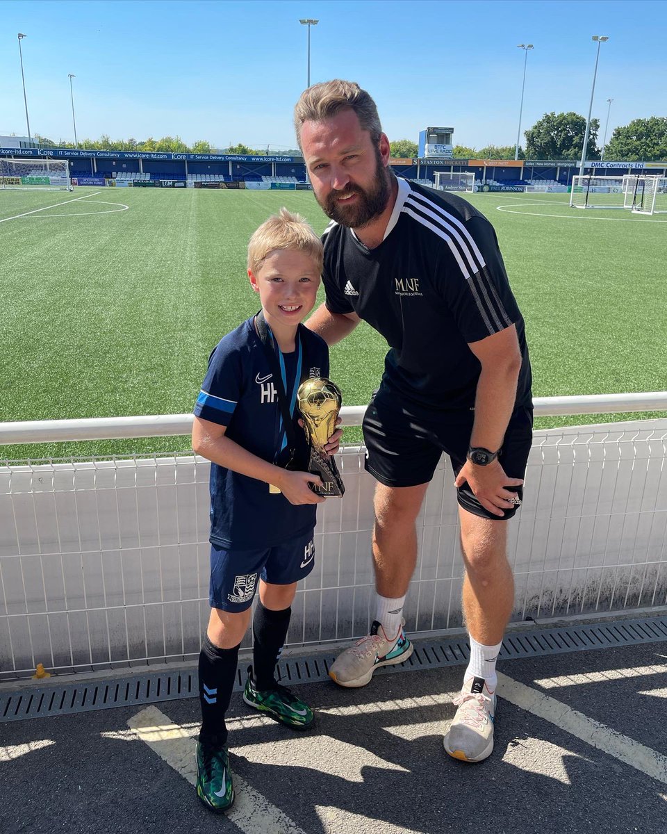 Mark Noble Football tweet media