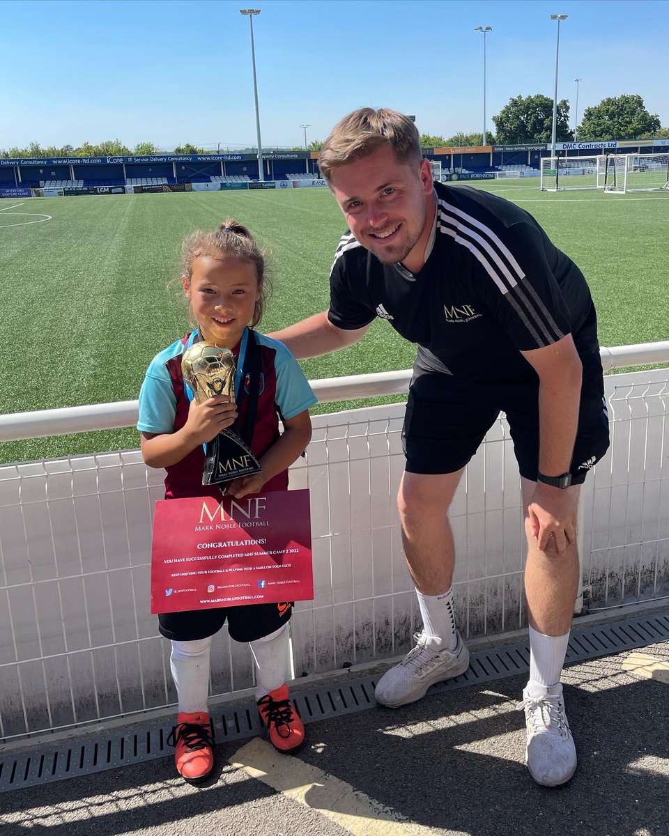 Mark Noble Football tweet media