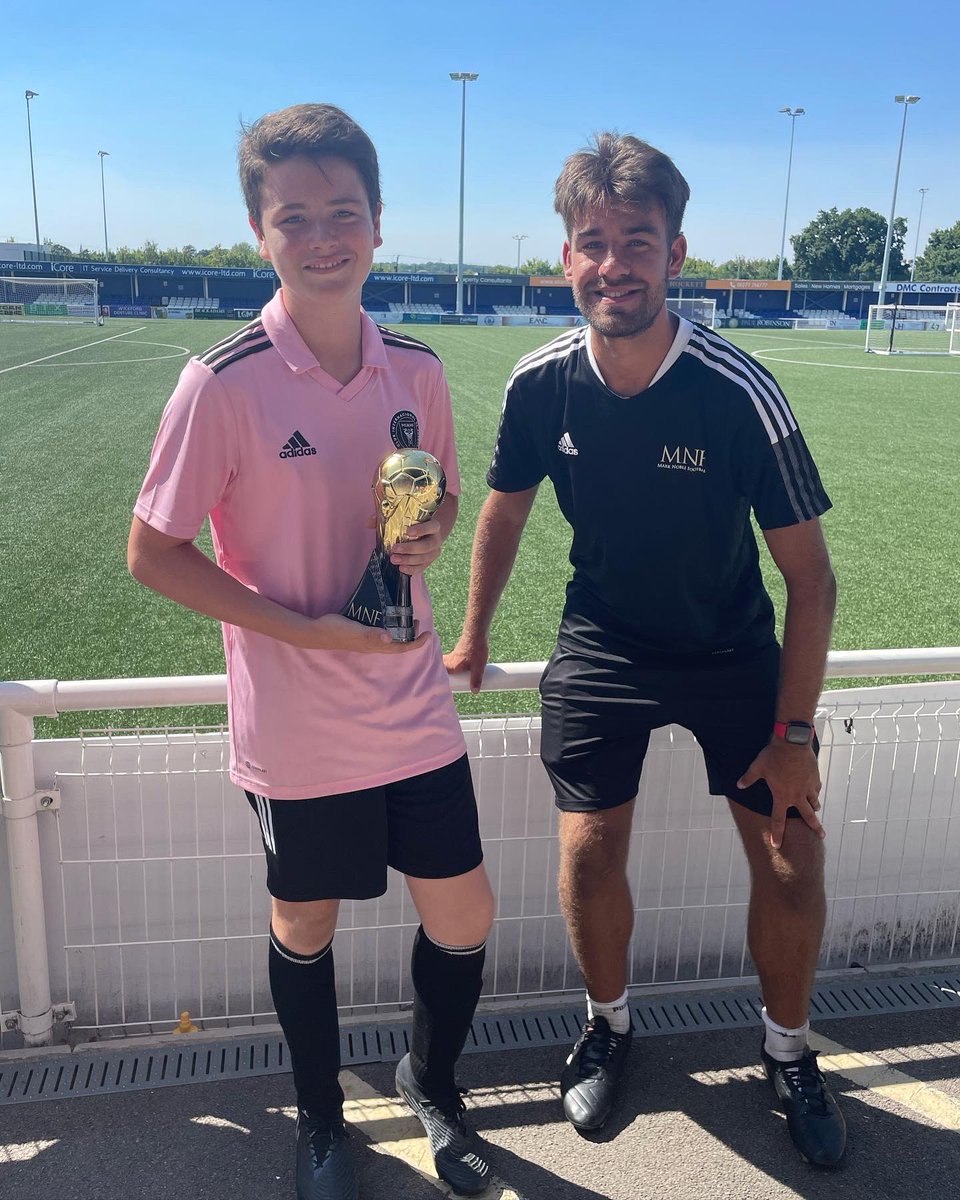 Mark Noble Football tweet media