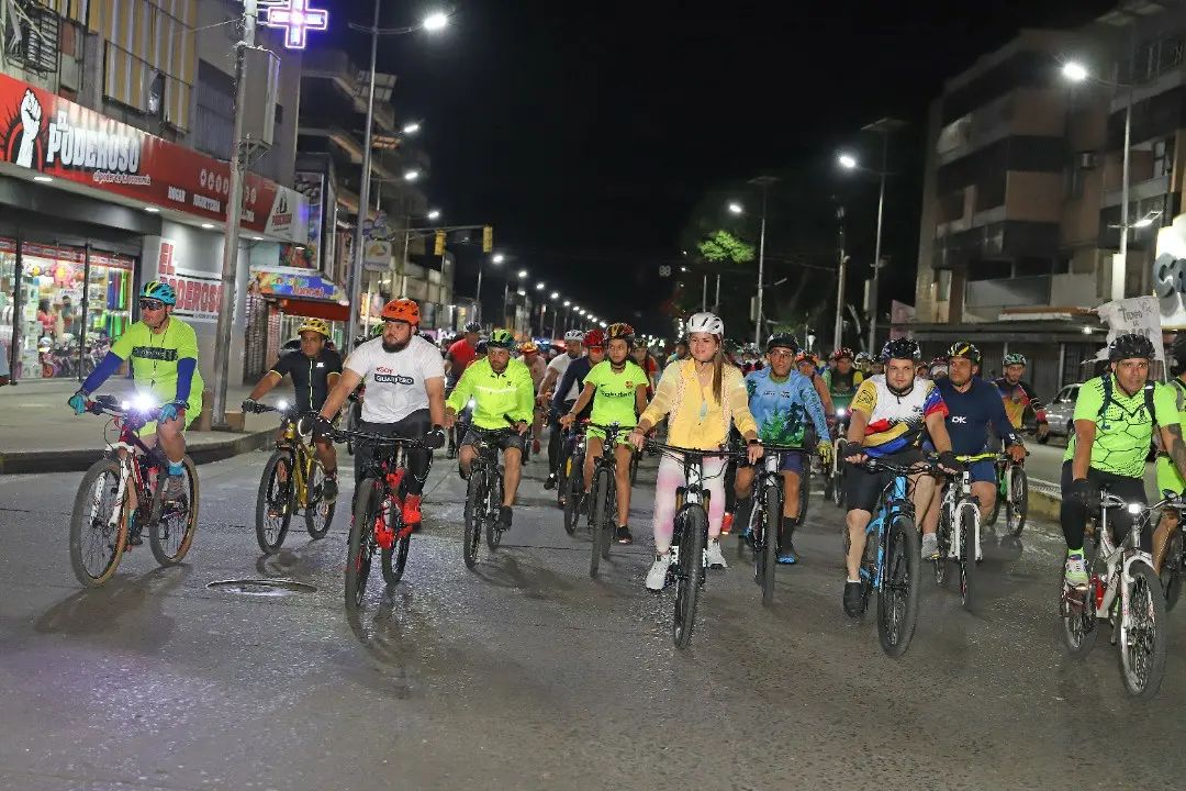Seguimos iluminando Maturín ¡Seguimos venciendo!

#Maturin <a href="/NicolasMaduro/">Nicolás Maduro</a> <a href="/ErnestoLunaPsuv/">Ernesto Luna G.</a> 
#JuventudPresenteYFuturo