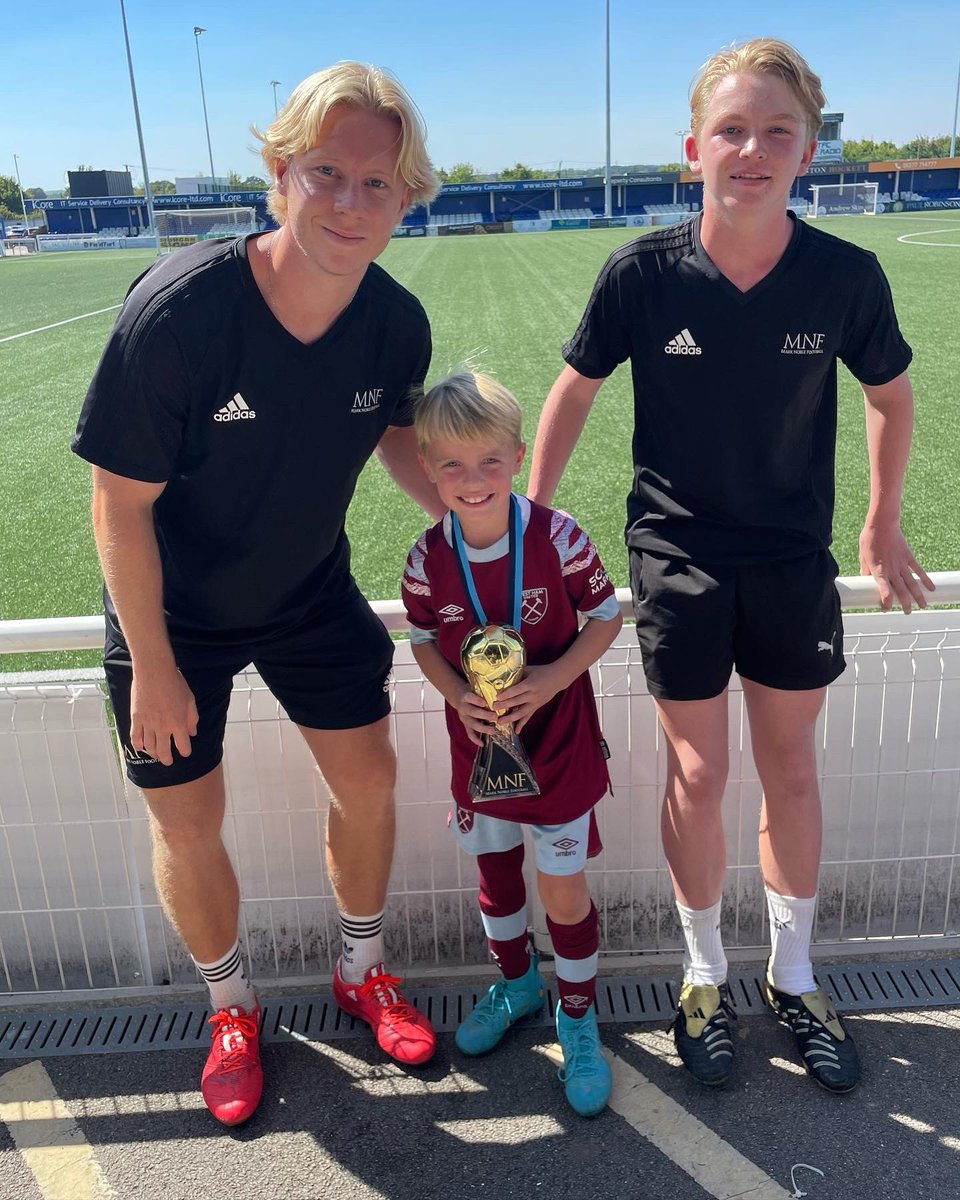 Mark Noble Football tweet media