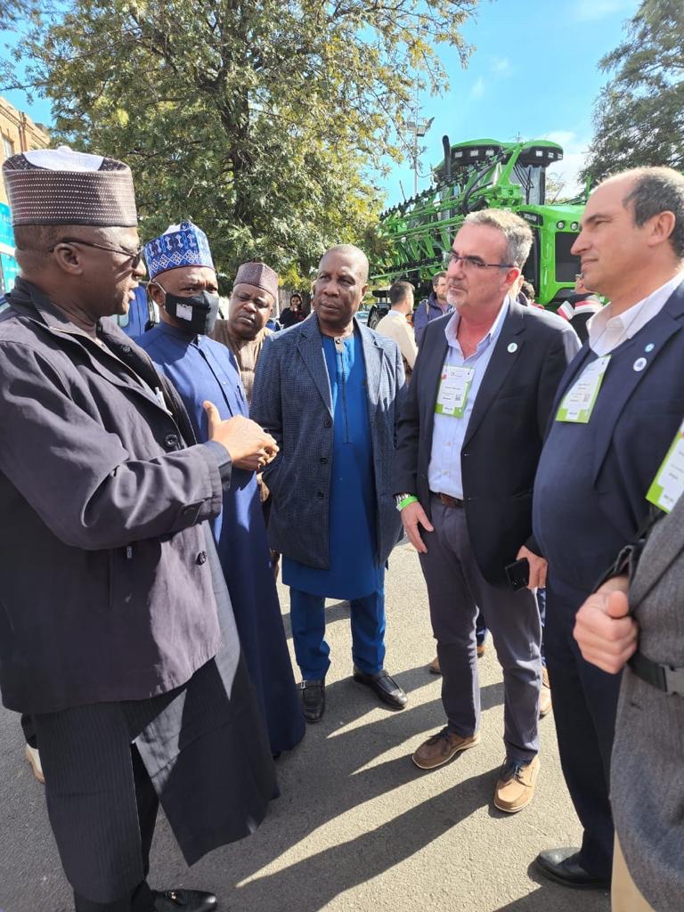 HouseAires's tweet photo. The Minister of Agriculture of Nigeria, Mohammad Mahmood Abubakar, visited Buenos Aires and Rosario on 9th and 10th August, accompanied by technical advisors, assistants and by the Nigerian. Ambassador to Argentina, Philip Kuroghobogha Ikurusi https://t.co/RP2TFl8N0g