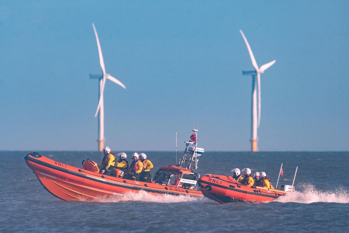 ClactonRNLI's tweet photo. This Sunday our lifeboat crews will be training from 10am - so why not come and watch our boats launch and visit the stall by our shop where you can buy tickets for our Grand Draw - with some fab prizes on offer and help us raise funds for our station. #RNLI #Clacton #GrandDraw https://t.co/X6iWIs1KWf