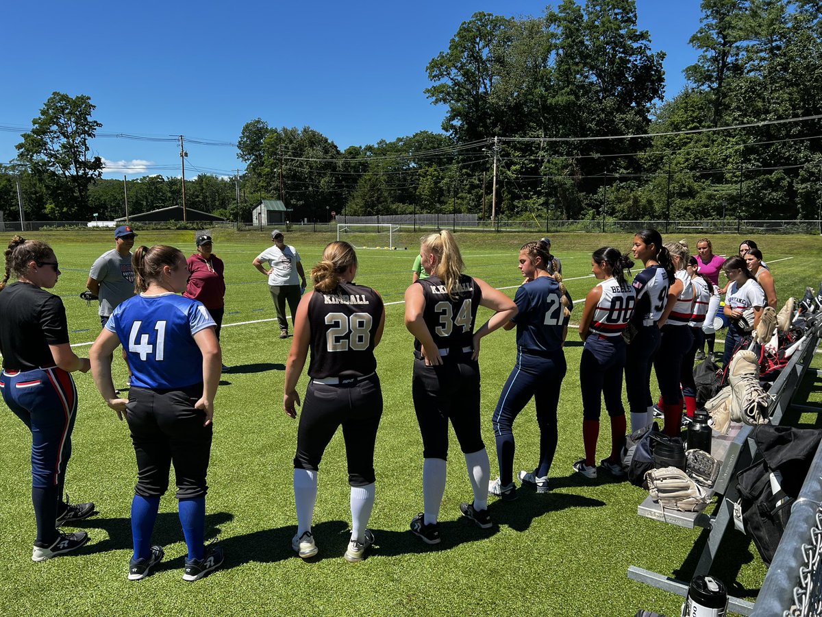 JackMainTV's tweet photo. 🥎 @FSU_Softball head coach Lonni Alameda talking to a group of young softball players at Landmark College in Putney, VT! @MyNBC5 #VTSoftball https://t.co/9emf5H3aIo
