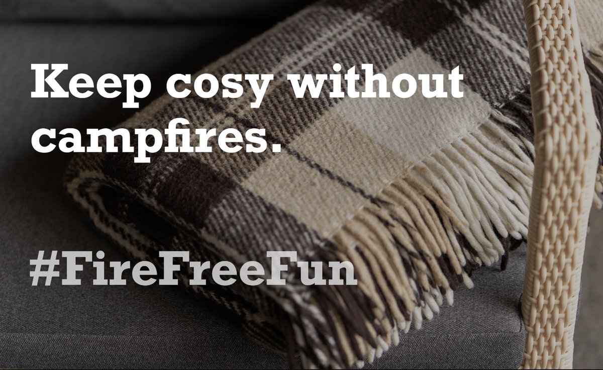 ECFRS's tweet photo. Help us this weekend by having #FireFreeFun
You can help us prevent fires if you:
😊Use a blanket to keep cosy instead of a campfire
🥪Have a picnic instead of a barbecue, but please take litter home with you
🚬Make sure cigarettes are put out properly
Thank you! #StaySafeEssex https://t.co/Lz4P6tDtCJ