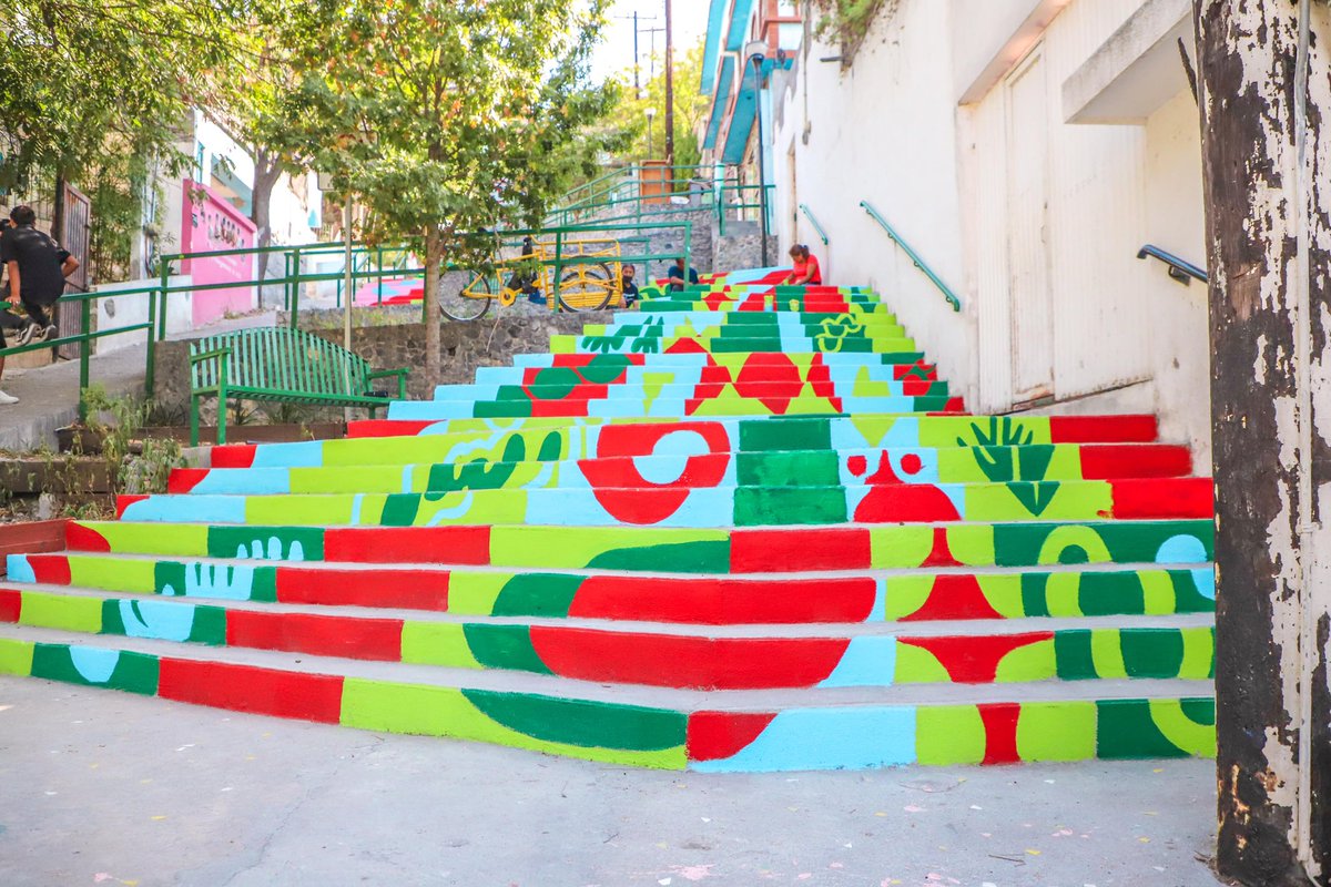 miguelbtrevino's tweet photo. Les comparto el antes y el después de las escaleras en Canteras. 

Este es un claro ejemplo de cómo creamos calidad de vida en el espacio público con la participación de los ciudadanos. 👏🏼

Muy buen proyecto de @juventud_sp https://t.co/leYjx39eqz