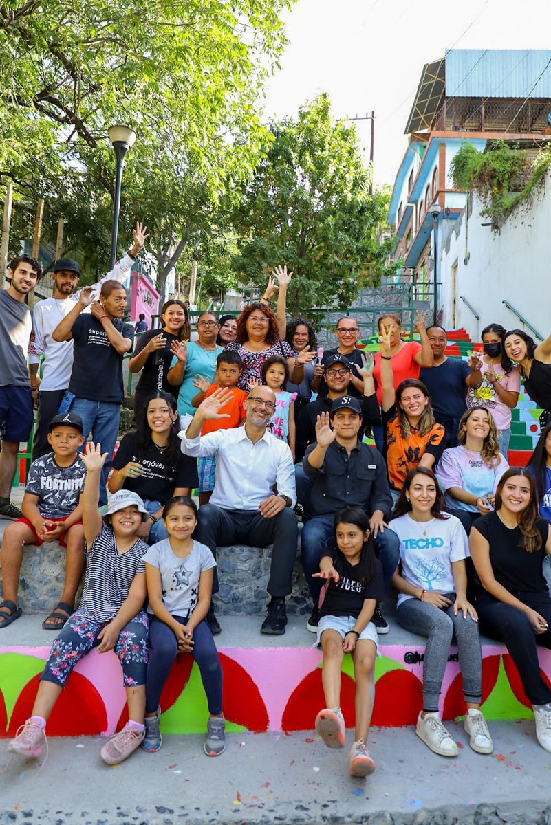 miguelbtrevino's tweet photo. Les comparto el antes y el después de las escaleras en Canteras. 

Este es un claro ejemplo de cómo creamos calidad de vida en el espacio público con la participación de los ciudadanos. 👏🏼

Muy buen proyecto de @juventud_sp https://t.co/leYjx39eqz