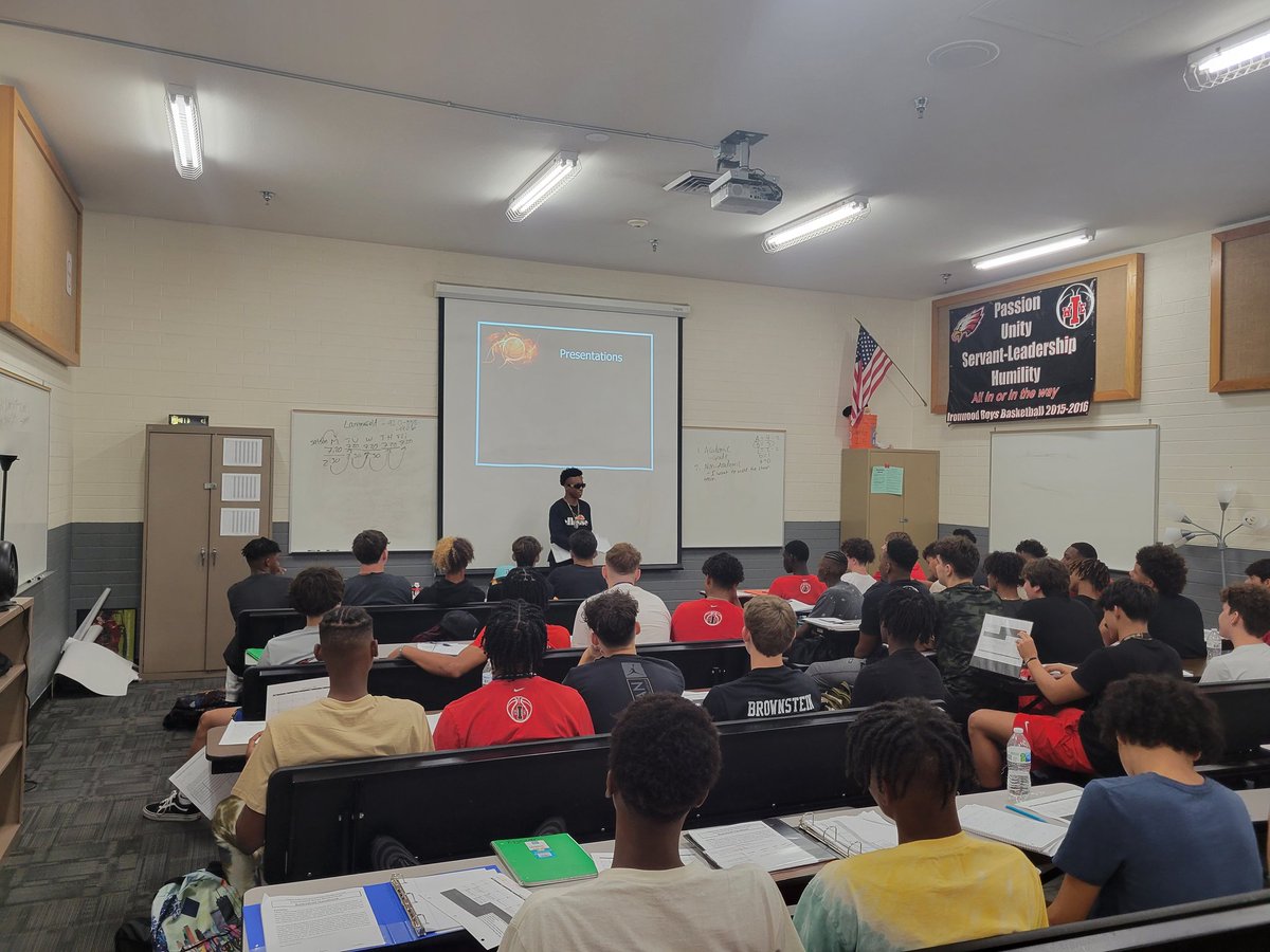 ihseagleshoops's tweet image. Morning shooting and leadership with over 40 STUDENT-ATHLETES. We got better today. 

The burden of the Iron Man is daily growth.

#IronManChallenge
#BeBetterBeDifferent #IronSharpensIron