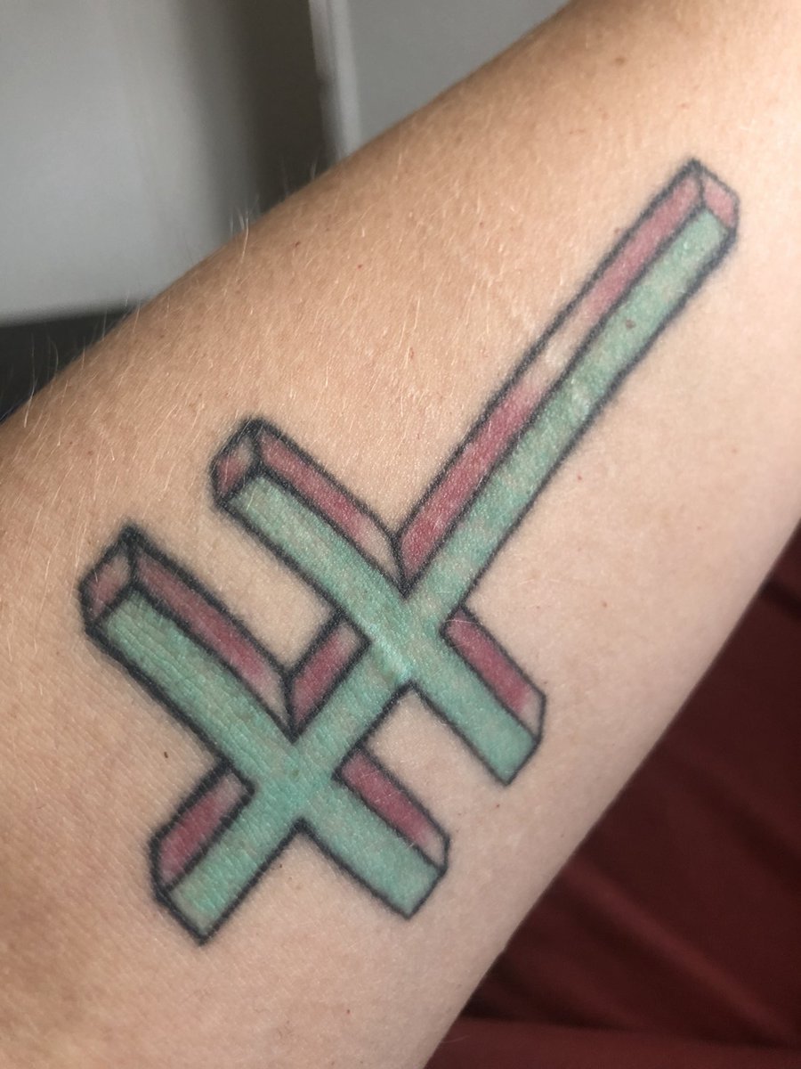 Rebs Curtis-Moss (@rebs_curtismoss) on Twitter photo And visiting <a href="/aeblecidershop/">aeble</a> for this lovely badge. No chance to show off my <a href="/FRabbits/">Frightened Rabbit</a> tattoo to Grant - instead, I had a lovely chat with his wife about our mutual love for <a href="/WonkyWoolies/">Wonky Woolies</a>. And visiting <a href="/aeblecidershop/">aeble</a> for this lovely badge. No chance to show off my <a href="/FRabbits/">Frightened Rabbit</a> tattoo to Grant - instead, I had a lovely chat with his wife about our mutual love for <a href="/WonkyWoolies/">Wonky Woolies</a>.