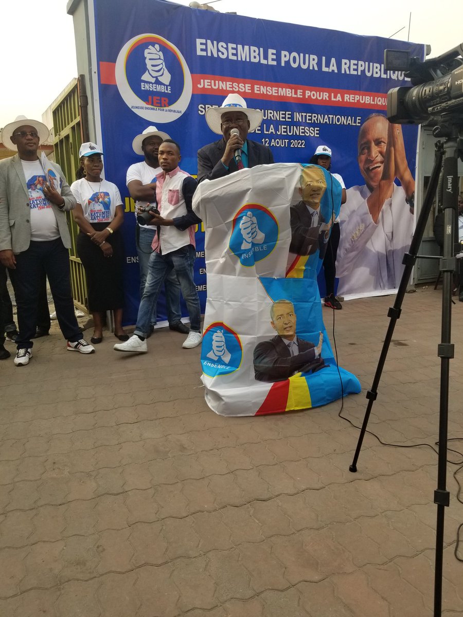 Julio_Nsiona's tweet photo. Kinshasa : La mobilisation générale est lancée à tous les jeunes du Parti @Ensemble_MK de resté prêt à porter les ambitions politiques et sociales du Parti au travers de son Président @moise_katumbi. https://t.co/4WCqafKSNQ