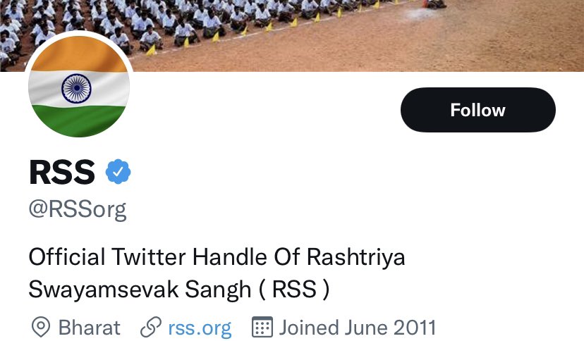 मेरी मुहिम सफल हुई। आरएसएस ने पहली बार अपनी डीपी यानी प्रोफ़ाइल पिक्चर पर राष्ट्रीय झंडा लगाया है। 

सभी संघियों को बधाई। ये बेहद ख़ुशी का मौक़ा है। इस तरह साबित हुआ कि <a href="/RSSorg/">RSS</a> भी राष्ट्रभक्त है।